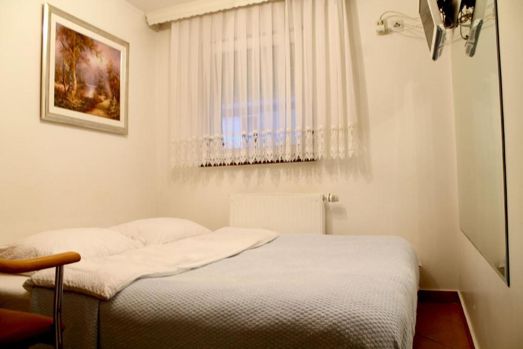 Domin Osijek Hotel Værelse billede