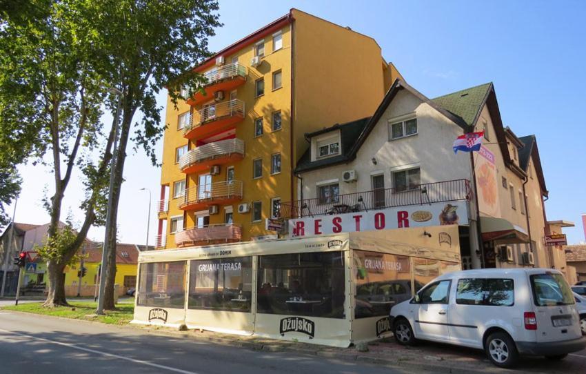 Domin Osijek Hotel Eksteriør billede